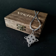 Cargar imagen en el visor de la galería, Collar Nudo De Bruja