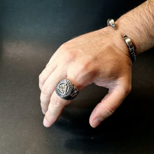 Cargar imagen en el visor de la galería, Anillo Valknut de Acero Inoxidable