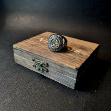 Cargar imagen en el visor de la galería, Anillo Valknut de Acero Inoxidable