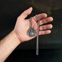 Cargar imagen en el visor de la galería, Medallon del Arcangel Miguel