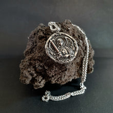 Cargar imagen en el visor de la galería, Medallon del Arcangel Miguel