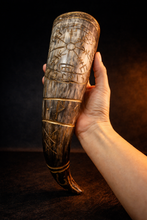 Cargar imagen en el visor de la galería, Cuerno Vikingo Personalizable | 8oz | 12oz | 16 oz
