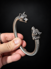 Cargar imagen en el visor de la galería, Brazalete Sköll y Hati