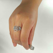 Cargar imagen en el visor de la galería, Anillo Corazón De Nudo Celta de Plata Esterlina 925 - Reino Vikingo GT - anillos, Plata 925, Premium, Shield Maiden, Top - Anillos