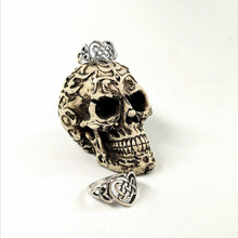 Cargar imagen en el visor de la galería, Anillo Corazón De Nudo Celta de Plata Esterlina 925 - Reino Vikingo GT - anillos, Plata 925, Premium, Shield Maiden, Top - Anillos