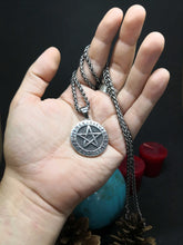 Cargar imagen en el visor de la galería, Pentáculo de Acero Inoxidable | símbolo Celta| - Reino Vikingo GT - celta - Medallón