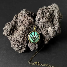 Cargar imagen en el visor de la galería, Colgante de Shield Maiden - Reino Vikingo GT - aleación, colgante, Shield Maiden - Colgante