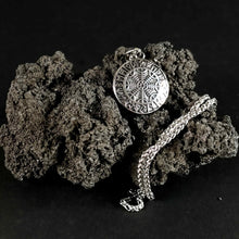 Cargar imagen en el visor de la galería, Aegishjalmur de Acero Inoxidable - Reino Vikingo GT - acero inoxidable, colgante, Guerrero, Premium - Medallón