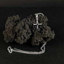 Cargar imagen en el visor de la galería, Mjolnir Cruz de Lobo - Reino Vikingo GT - acero inoxidable, colgante, nuevo - Colgante