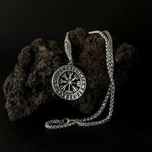 Cargar imagen en el visor de la galería, Vegvisir De Acero Inoxidable - Reino Vikingo GT - acero inoxidable, colgante, Premium - Colgante