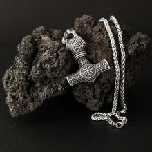 Cargar imagen en el visor de la galería, Mjolnir Berserker - Reino Vikingo GT - acero inoxidable, colgante, nuevo - Colgante