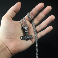 Cargar imagen en el visor de la galería, Mjolnir Berserker - Reino Vikingo GT - acero inoxidable, colgante, nuevo - Colgante