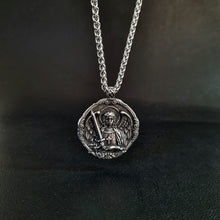 Cargar imagen en el visor de la galería, Medallon del Arcangel Miguel
