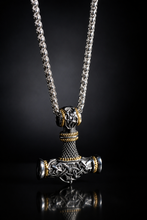 Cargar imagen en el visor de la galería, Mjölnir del Rey – Collar Vikingo Martillo de Thor
