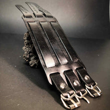 Cargar imagen en el visor de la galería, Brazalete de 3 cinturones - Reino Vikingo GT 
